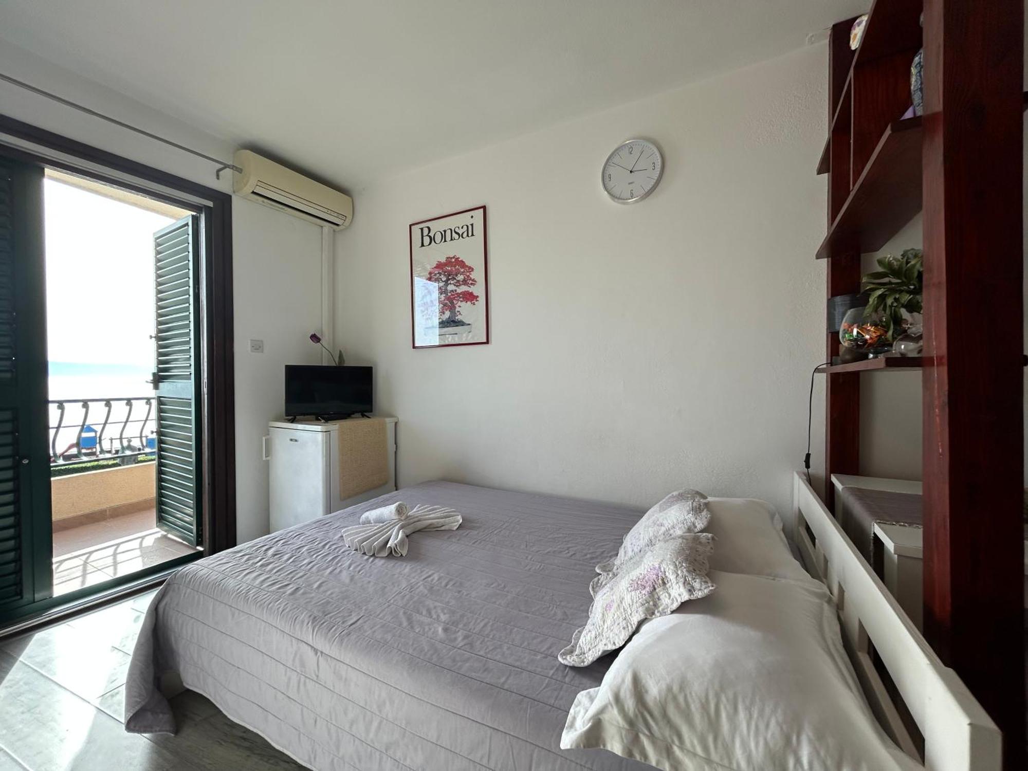 Seafront Studio Apartment+Balcony Подгора Экстерьер фото